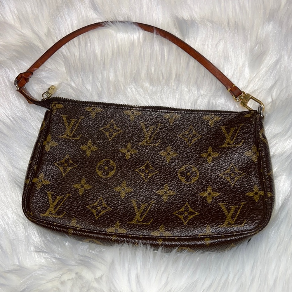 Louis Vuitton pouchette accessory bag